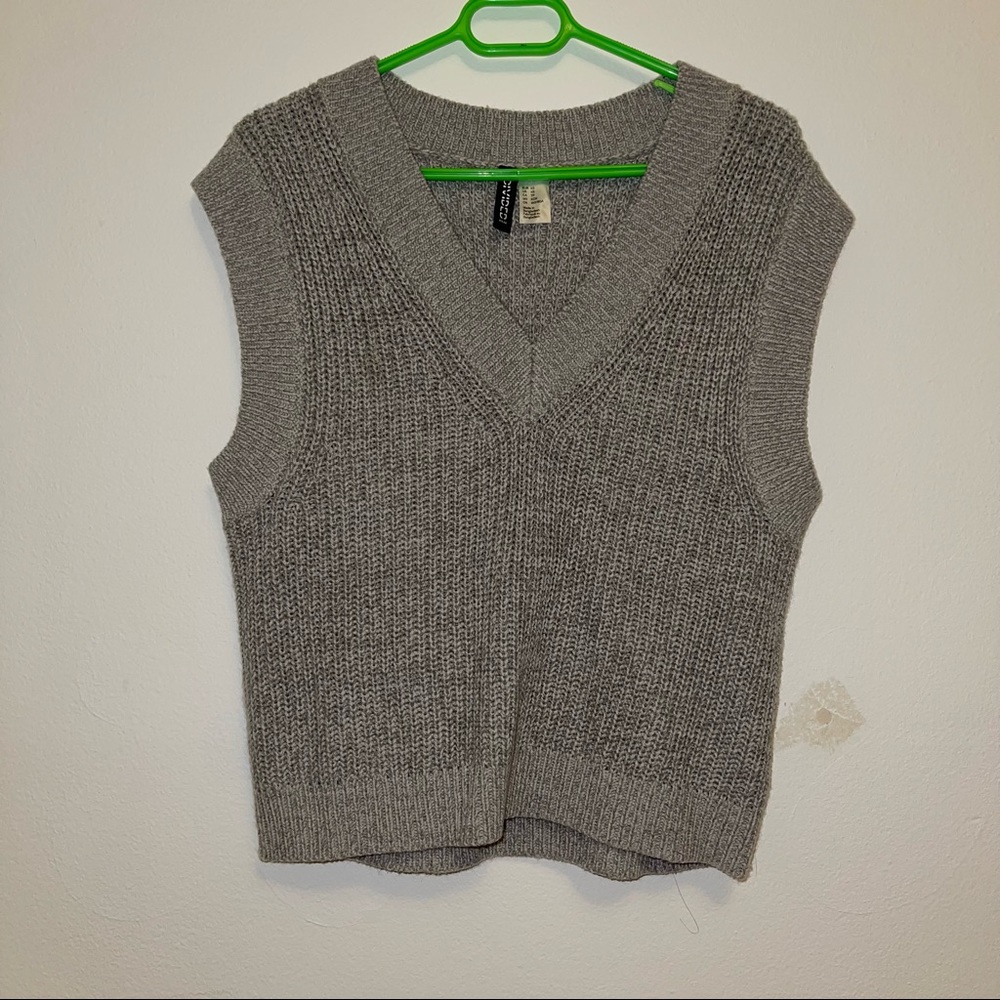 H&M grey sweater vest